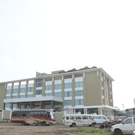 Tania President Inn Shirdi Exterior foto